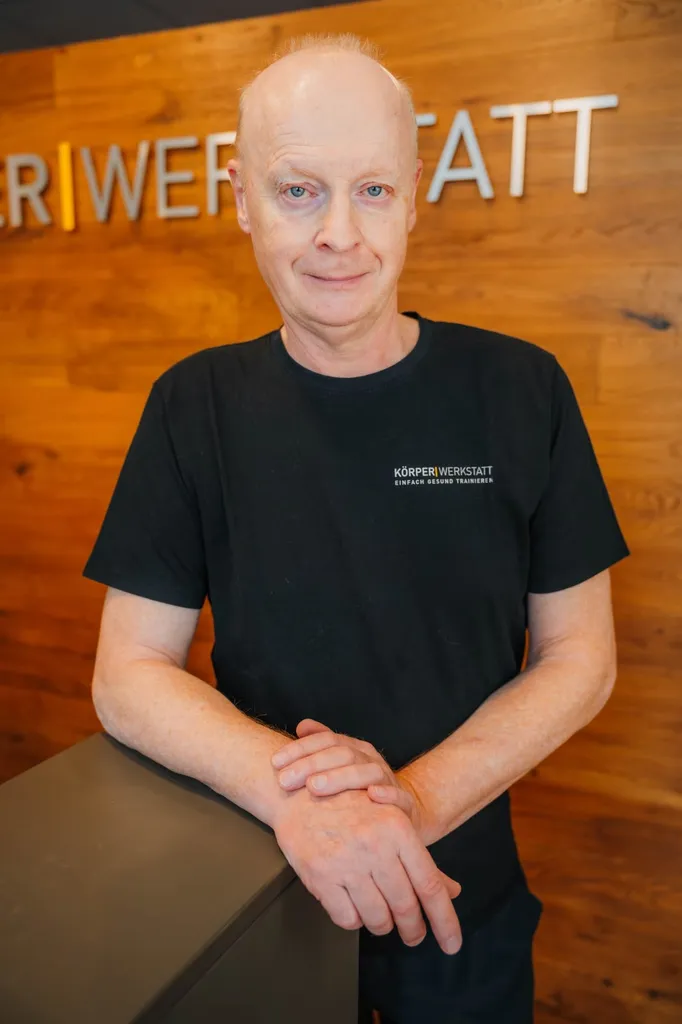 Porträt von Michael Köning, Physiotherapeut und sektoraler Heilpraktiker in Neuenkirchen.